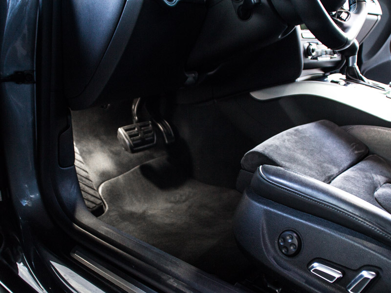 LED-Umbau im Innenraum für BMW M2 Competition F87 - CarHex