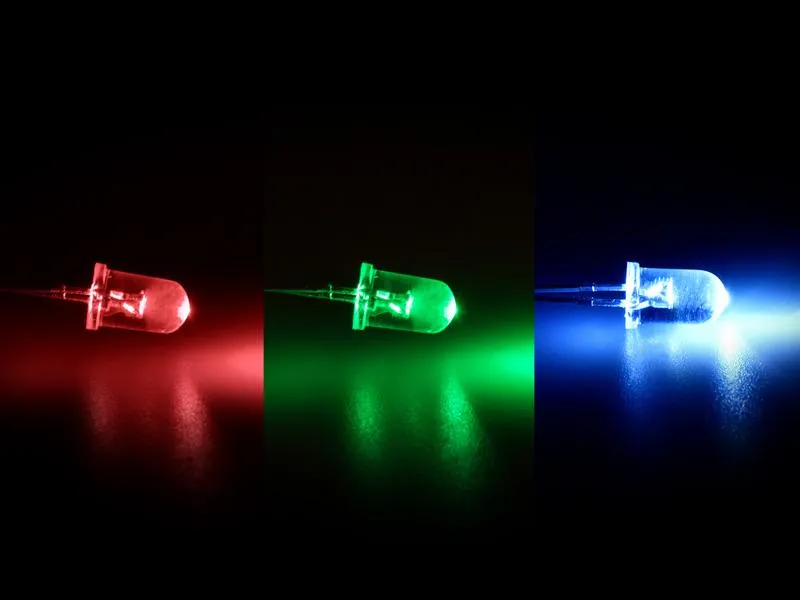 100 superhelle RGB Leds 3mm 6000mcd inklusive Widerstände